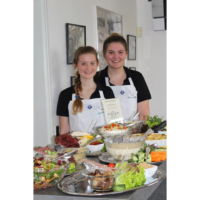 Søndagsfrokost for 2 på Café Privaten, Aabybro Mejeri